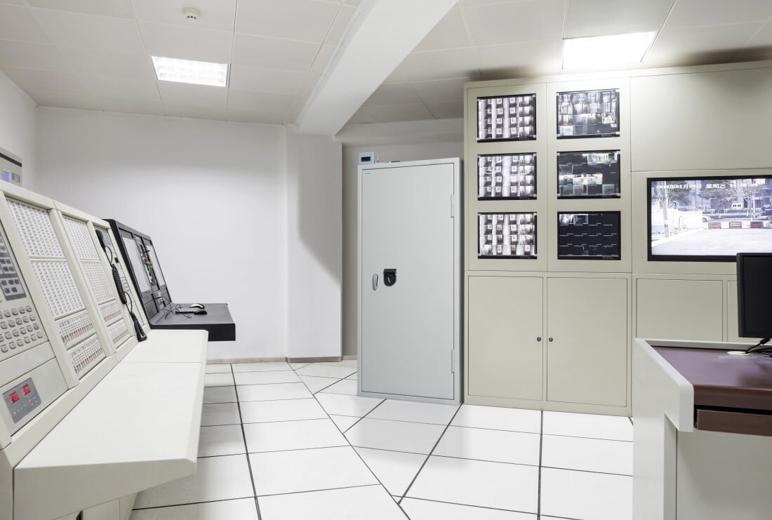 SecureIT-SN3-EMP-high-security-server-cabinets